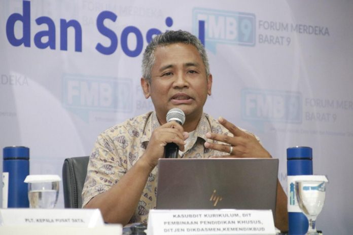 Kemendikbud Siapkan Ruang Kelas Aman Asap untuk Siswa Terdampak Karhutla Kemendikbud Siapkan Ruang Kelas Aman Asap untuk Siswa Terdampak Karhutla