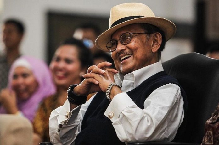 Mengenang Habibie Di Balik Kosongnya Tanah Kavling 120 Di TMP Kalibata Mengenang Habibie: Di Balik Kosongnya Tanah Kavling 120 Di TMP Kalibata