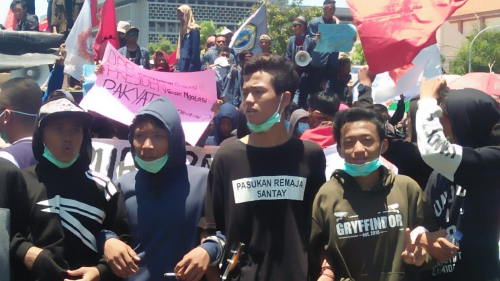 Pelajar Surabaya Ikut Aksi, Sindir Mafia DPRD, Jancok