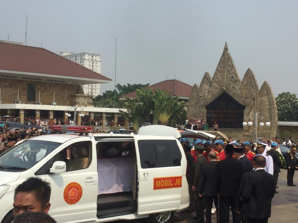 Jenazah BJ Habibie Tiba di TMP Kalibata, Jokowi Pimpin Upacara Pemakaman