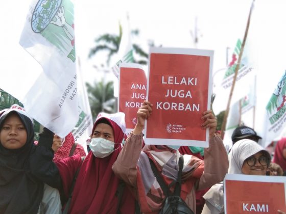 Aksi di Depan Gedung DPR RI, Massa Tolak RUU P-KS