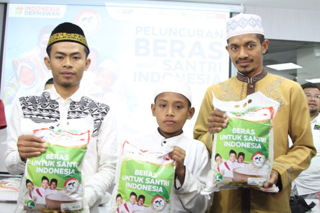 Penuhi Pangan Santri, ACT Luncurkan Program Beras untuk Santri Indonesia