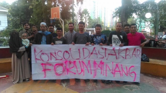 Kerusuhan di Wamena, Minang Menggugat Akan Geruduk Istana Presiden Kerusuhan di Wamena, Minang Menggugat Akan Geruduk Istana Presiden