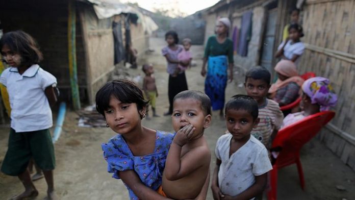 Myanmar Penjarakan 21 Rohingya, Menahan Anak-Anak karena Berusaha Bepergian Myanmar Penjarakan 21 Rohingya, Menahan Anak-Anak karena Berusaha Bepergian