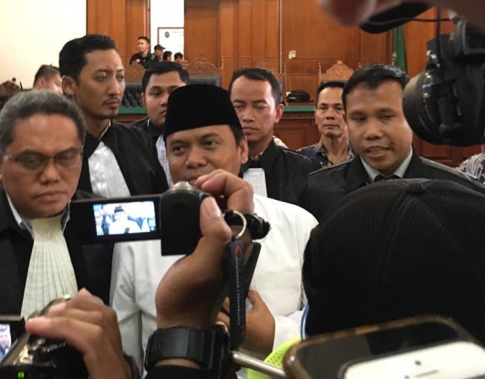 Resmi! Gus Nur Divonis 1,6 Tahun Penjara Resmi! Gus Nur Divonis 1,6 Tahun Penjara