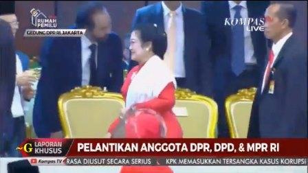 Saat Megawati Enggan Salami Surya Paloh di Pelantikan DPR RI