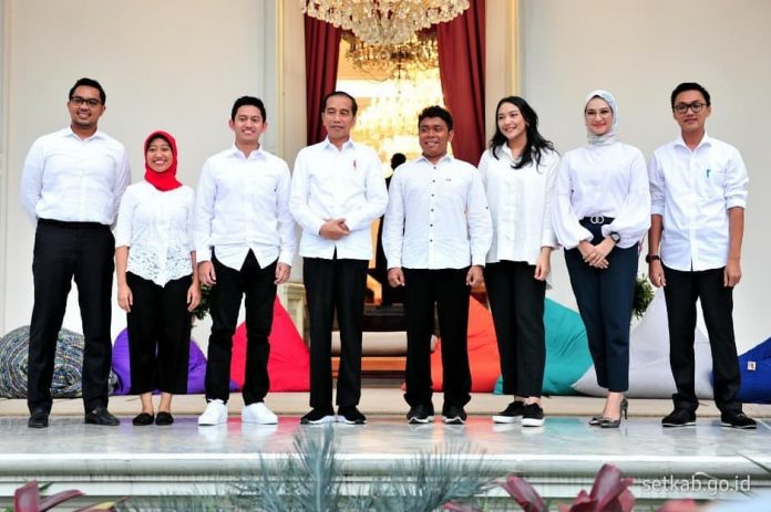 Presiden Jokowi Kenalkan 7 Milenial sebagai Staf Khusus Baru, Ini Profilnya Presiden Jokowi Kenalkan 7 Milenial sebagai Staf Khusus Presiden, Ini Profilnya