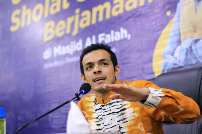 dr Gamal Albinsaid 1 dr. Gamal Albinsaid dan Gerakan Subuh Berjamaah Masjid Al Falah Surabaya