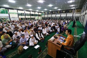 dr. Gamal Albinsaid dan Gerakan Subuh Berjamaah Masjid Al Falah Surabaya