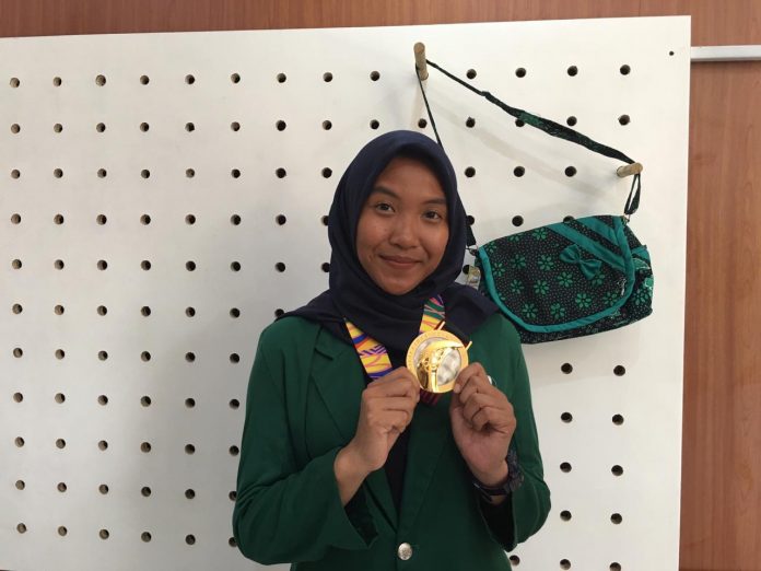 Inspiratif! Ini Kisah Haru Mahasiswi FK Unusa Peraih Emas di SEA Games Inspiratif! Ini Kisah Haru Mahasiswi FK Unusa Peraih Emas di SEA Games