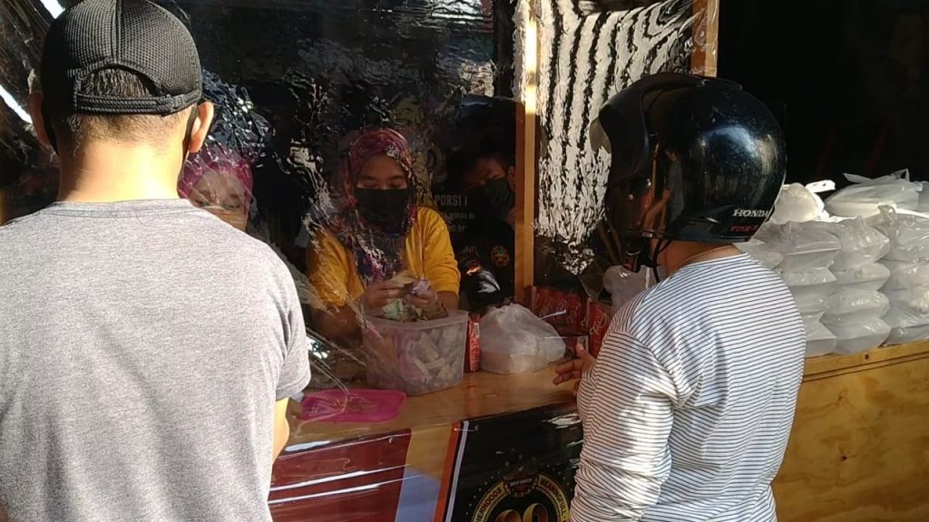 Ajak Masyarat Tidak Berharap Bantuan Gratis, HDCI Bandung Sediakan Paket Makanan Murah