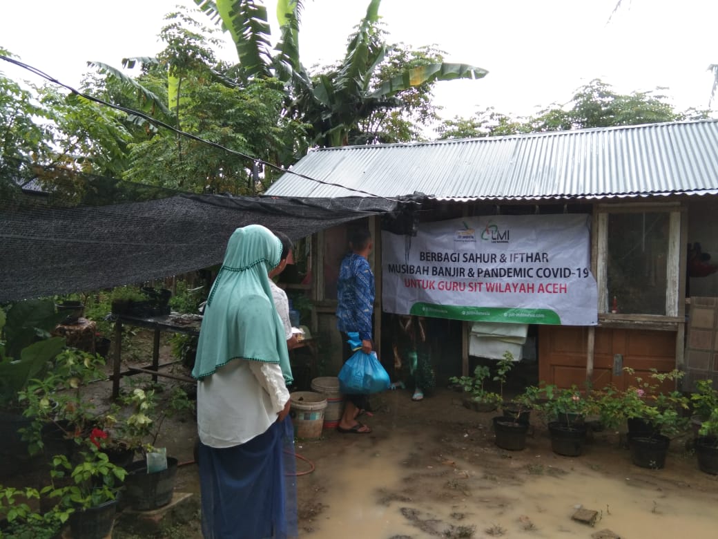 LMI, JSIT dan ZIS Indosat Kolaborasi Bantu Warga Aceh Terdampak Banjir
