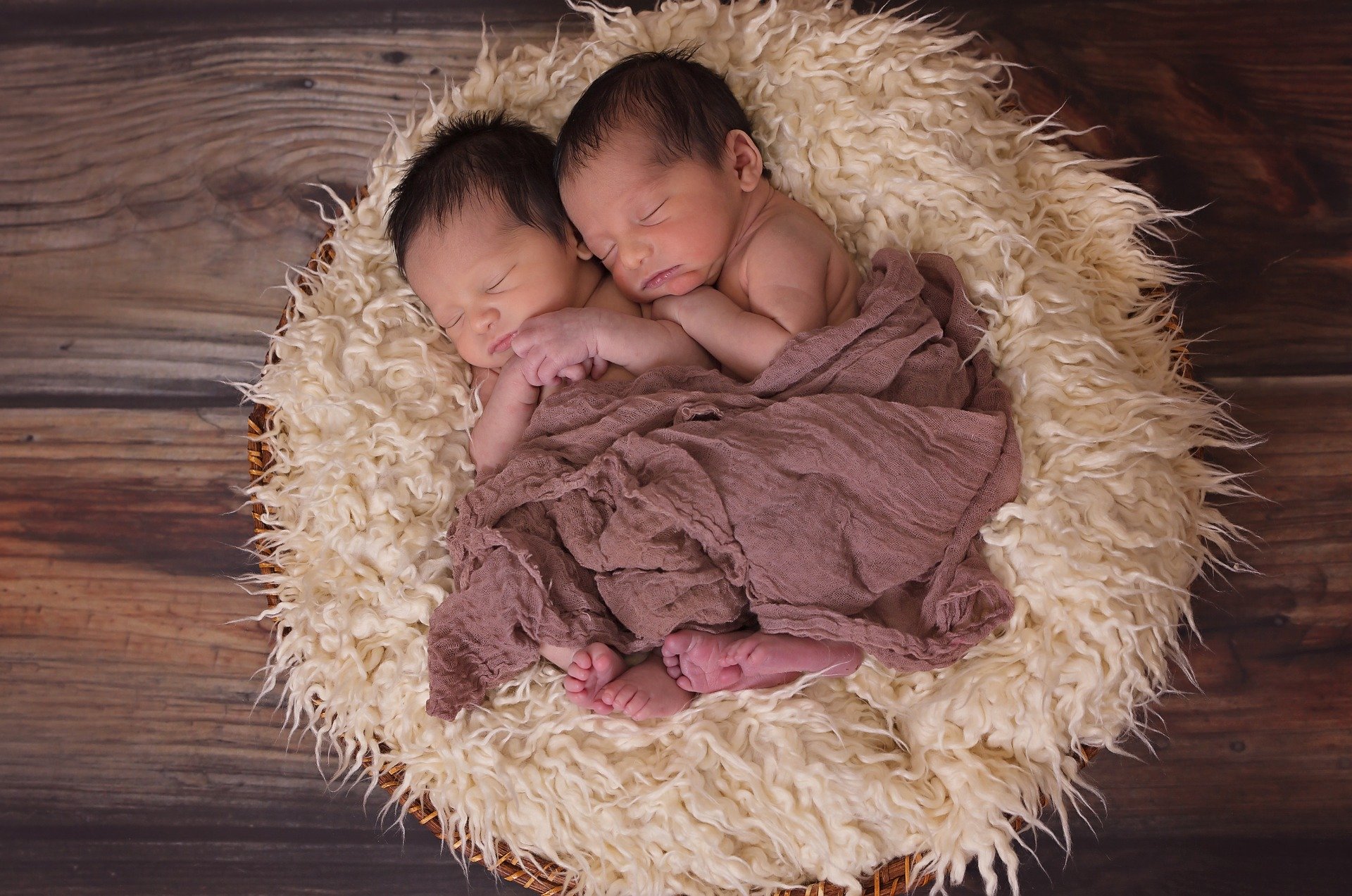Ciri hamil anak kembar