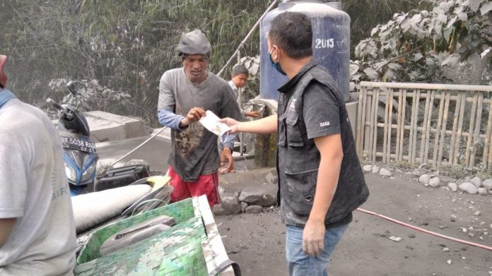 Sinabung Kembali Erupsi, Warga Butuh Donasi Masker untuk Mengurangi Risiko Kesehatan